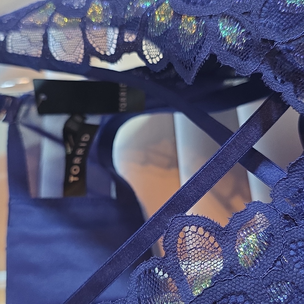 Torrid Shimmering Blue Lace Bra - Picture 3 of 7